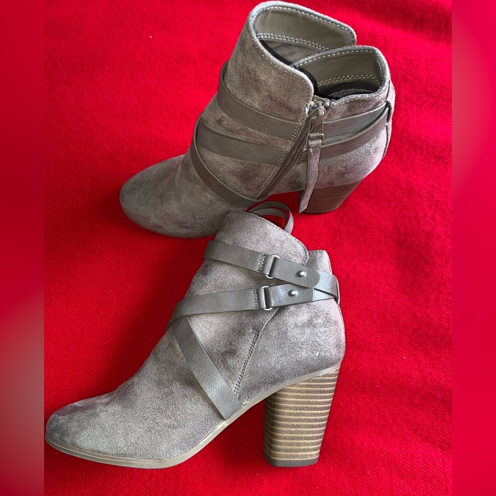SM NEW YORK | woman’s boots | size 8M